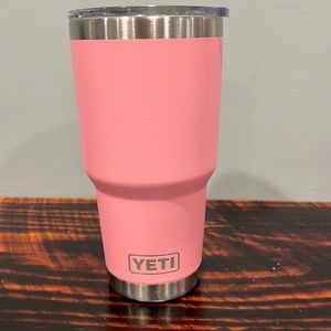 YETI Tumbler 30oz - Pink